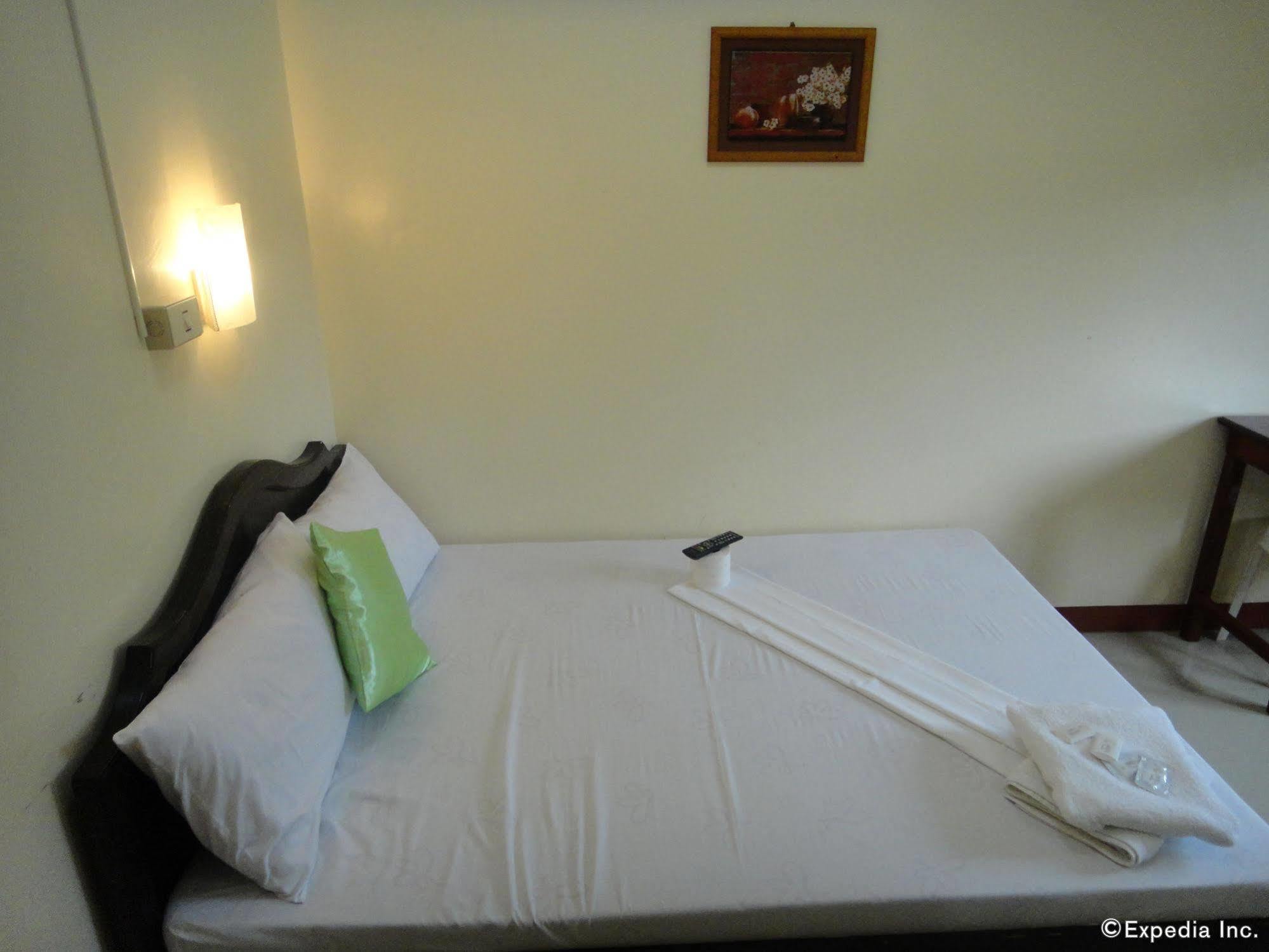 Amerson Pension Place Puerto Princesa Exterior photo