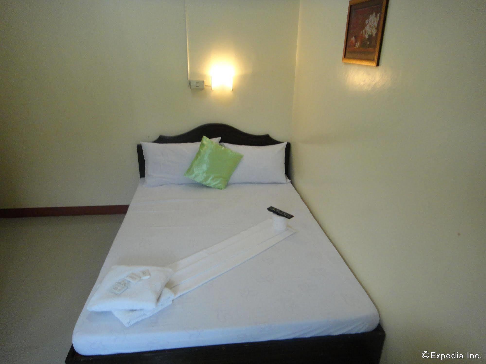 Amerson Pension Place Puerto Princesa Exterior photo